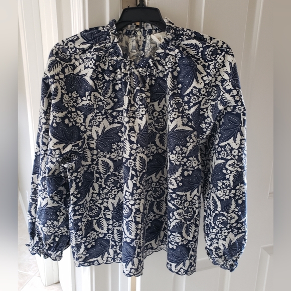 THE GREAT. Tops - The GREAT Scalloped Hem Floral Top Size 2 Medium NEW